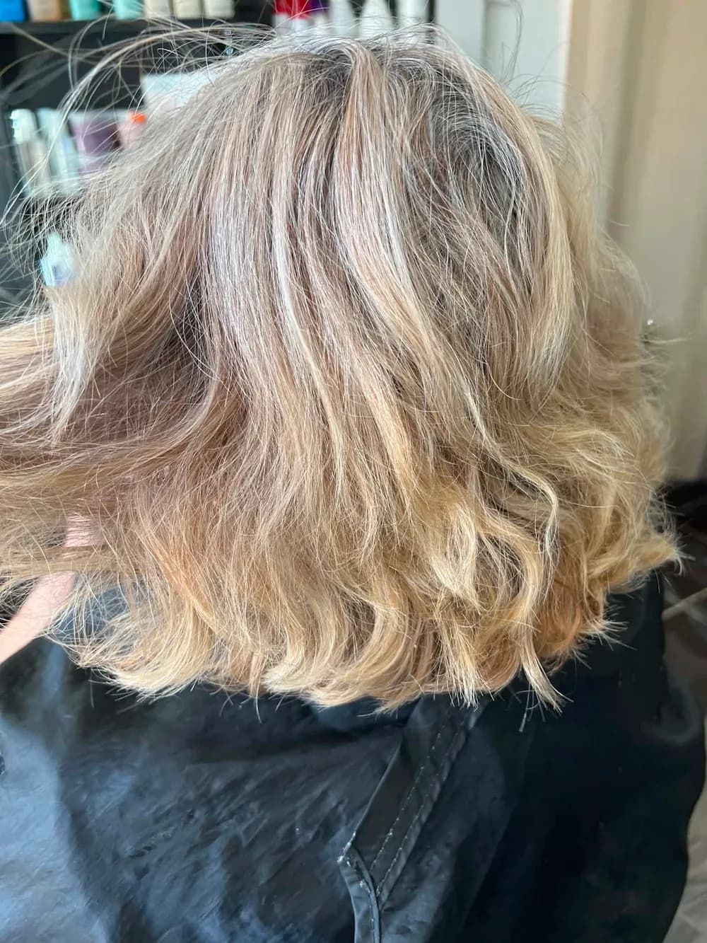 Balayage rubio con ondas